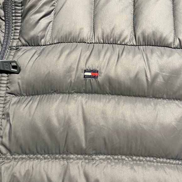 Tommy Hilfiger men’s light weight down  packable puffer jacket - Picture 2 of 10